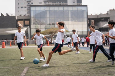 Excelencia académica | Colegio Peruano Británico | Nord Anglia - Visual Time Line Tabs