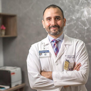 Alumni Manuel Moreno CPB_AcademicXL_Featurecards_310x310_2