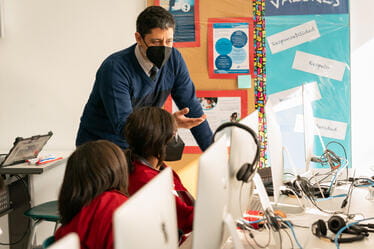 Excelencia académica | Colegio Peruano Británico | Nord Anglia - Visual Time Line Tabs